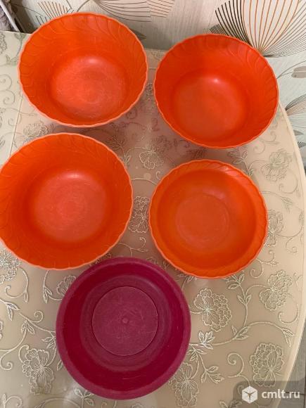 Тарелочки, чашки пластик. Фото 1.
