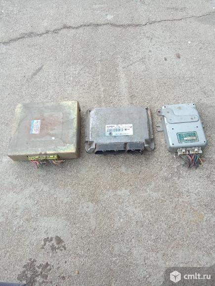 Блоки упровления для митцубиси. Фото 1.
