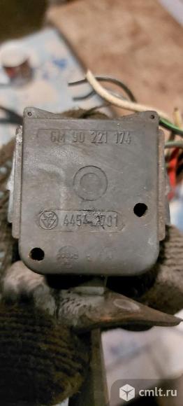 Переключатель поворотов&nbsp;&nbsp;&nbsp;&nbsp;Opel Kadett E&nbsp;&nbsp;&nbsp;&nbsp;1990OEM:6M90221174 90221174, 44542701