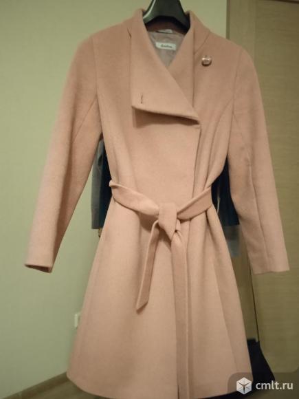 Пальто демисезонное. Фото 1.