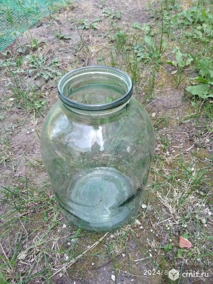Банка. Фото 1.