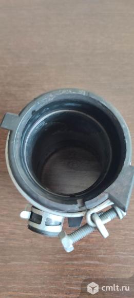 Патрубок воздушного фильтра. Фото 1.