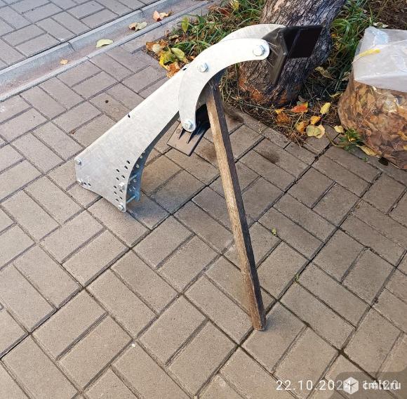 Продаётся носовой упор прицепа-трейлера. Фото 1.