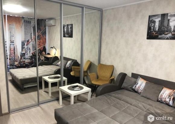 Памятник Славы, Корпус ВГУ. Фото 1.