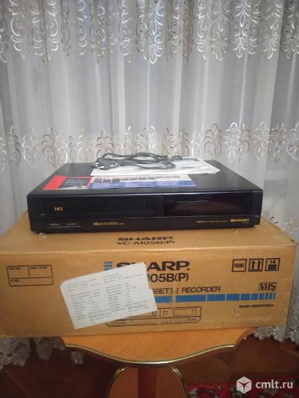 Видеомагнитофон Sharp. Фото 1.