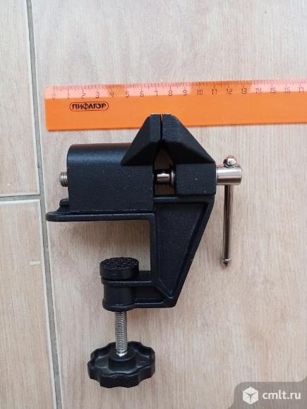 Тиски тисы настольные 60 мм губки новые. Фото 1.