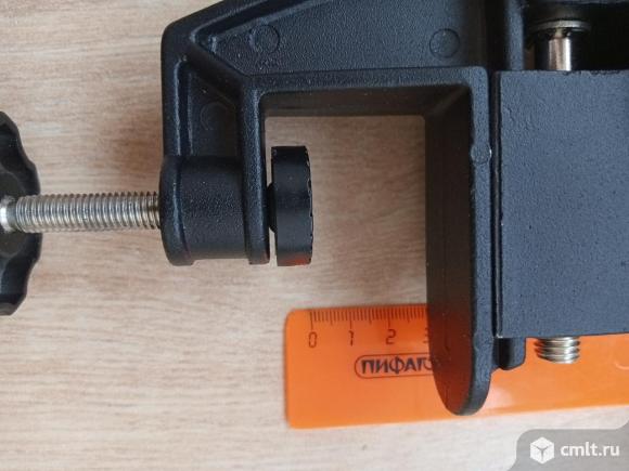 Тиски тисы настольные 60 мм губки новые. Фото 10.