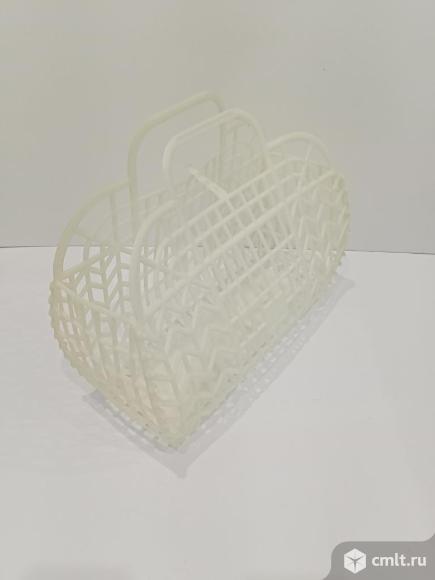 Сумка-корзинка белый пластик СССР. Фото 1.