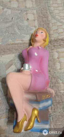 Копилка секретарь/деловая женщина. Фото 2.