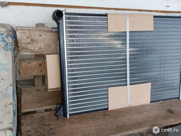 радиатор охлаждения двигателя радиатор основной, для Audi A8 двигатель AFB, AKN 1994-2003 год номер 4D0121251J; 4D0121251KВ наличии разные позиций данного автомобиля ,цены разные в зависимости от 