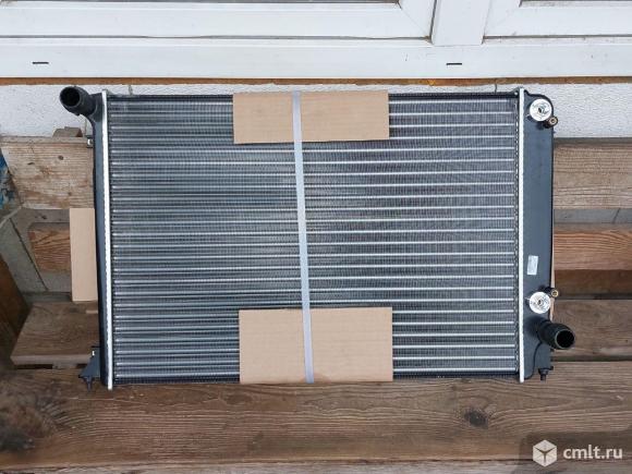 радиатор охлаждения двигателя радиатор основной, для Audi A8 двигатель AFB, AKN 1994-2003 год номер 4D0121251J; 4D0121251KВ наличии разные позиций данного автомобиля ,цены разные в зависимости от 