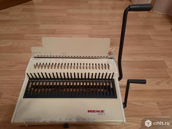 Переплетчик на пластиковую пружину. Фото 1.