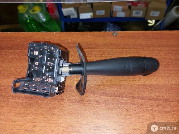 Переключатель дворников Renault Sandero, Duster, Logan номер 6001551357ЛАДА Largus RENAULT Duster, Sandero, Logan (04-)Переключатель подрул Sandero правый с зад с о без борт ового компьютераНомера 