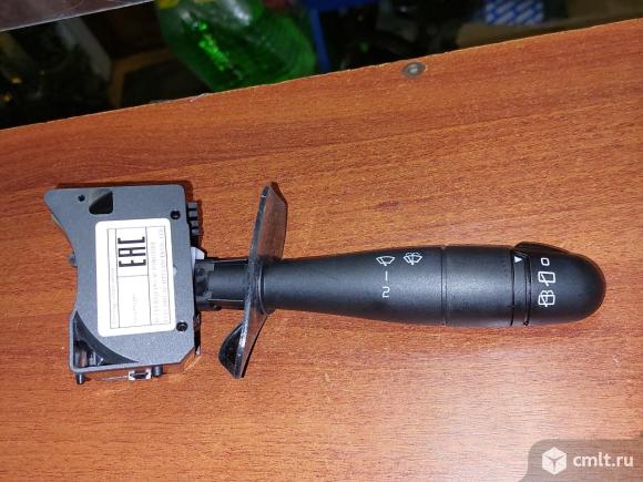 Переключатель дворников Renault Sandero, Duster, Logan номер 6001551357ЛАДА Largus RENAULT Duster, Sandero, Logan (04-)Переключатель подрул Sandero правый с зад с о без борт ового компьютераНомера 