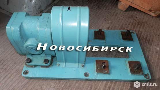 ДБГ11-25А насосы шестерённые на раме. Фото 1.