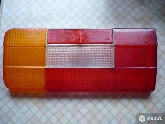 Стекло заднего фонаря (правое). Фото 1.