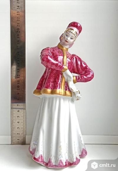 Дулево Статуэтка фарфоровая Лебедушка Танец плясунья. Фото 1.