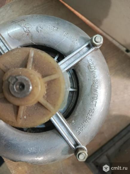 Двигатель электрический. Фото 1.