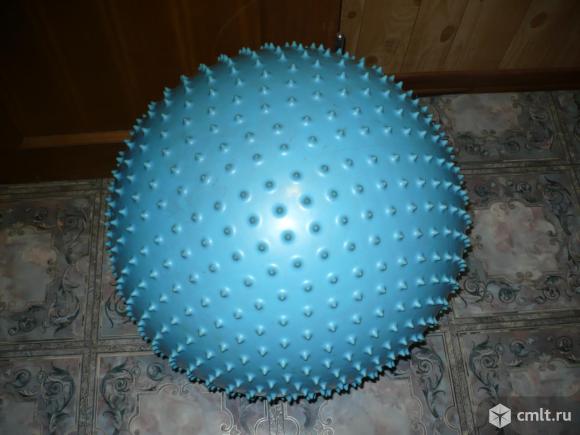 Мяч с шипами. Фото 1.