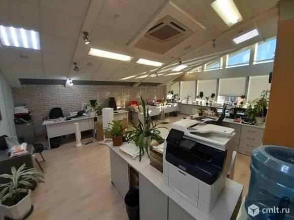 Коммерческие помещения, 1469,9 кв. м. Фото 1.