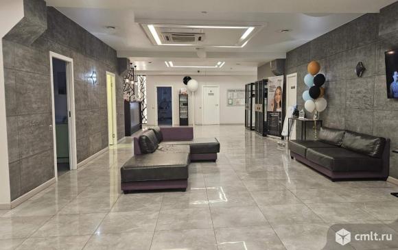 Продается здание 4250 м2. Фото 1.