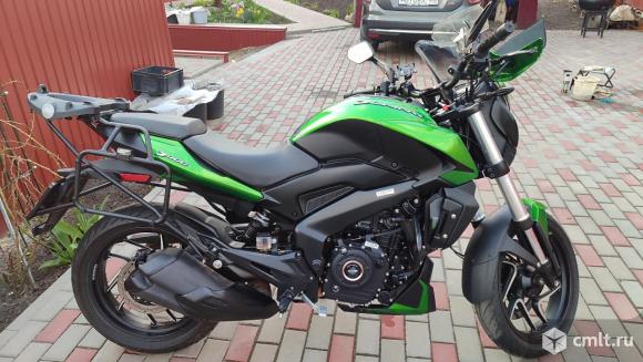 Мотоцикл Баджадж Доминар 400 2020 года выпуска. Фото 1.