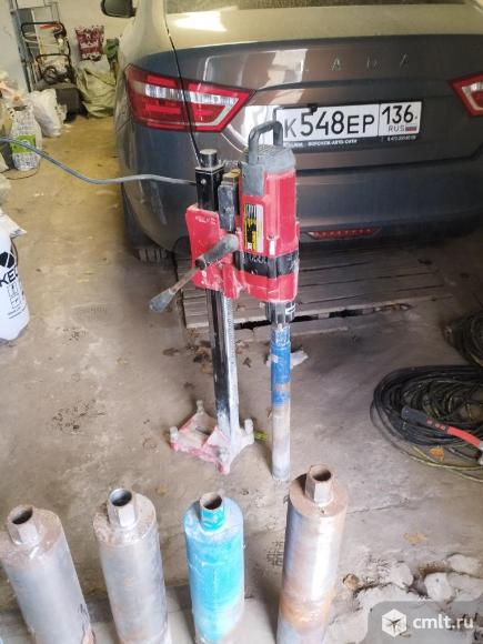 Продаю буровую алмазную установку+7 коронок диаметр 100,50 и25 мм. Фото 3.