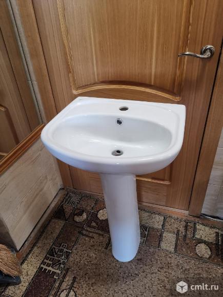 Пьедестал, подставка под раковину. Фото 1.