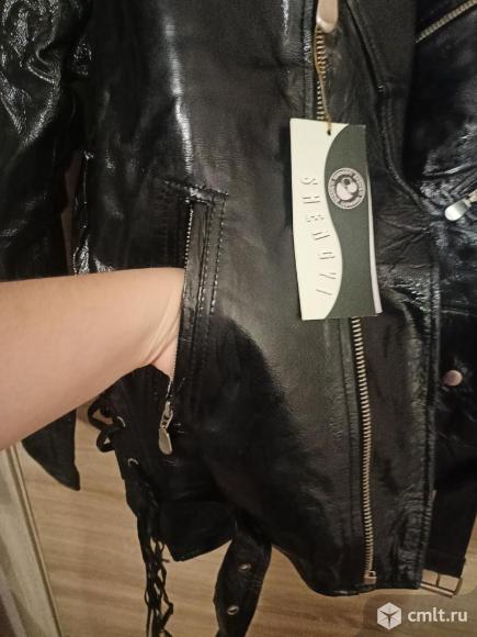 Куртка косуха лакированная. Фото 7.