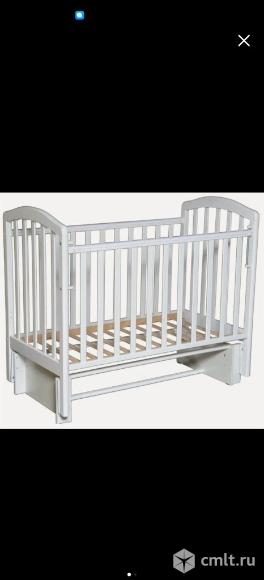 Детская кроватка с универсальным маятником. Фото 1.