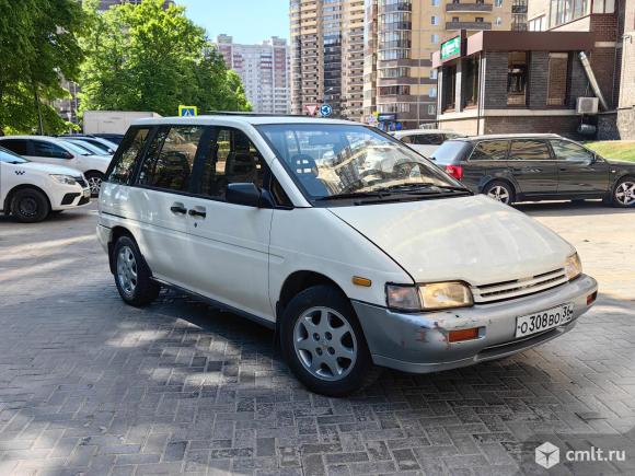 Nissan Prairie - 1991 г. в.. Фото 1.