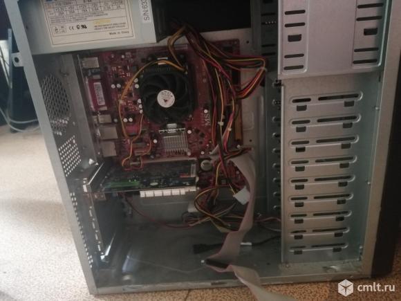 Компьютер без монитора. Фото 1.