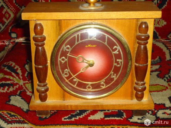Часы настольные механические. Фото 1.