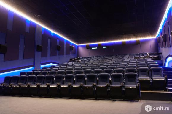 Уборка кинотеатра. Фото 1.