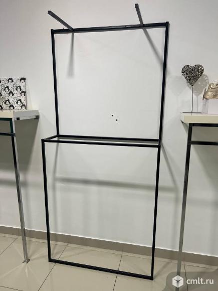 Продаю  оптом для магазина одежды, обуви: рецепшен, стеллажи, полки, б/у.. Фото 1.