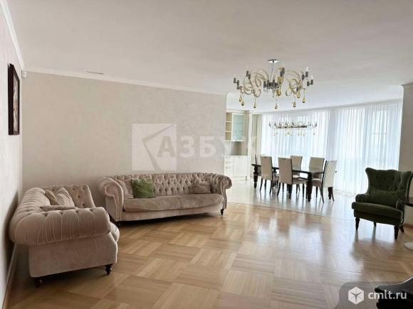 6-комнатная квартира 266,7 кв.м. Фото 1.