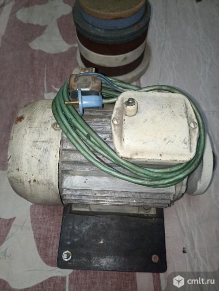 Эл. двигатель. Фото 1.