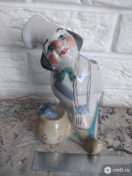 Фарфоровая статуэтка повар-клоун и кот. Фото 1.