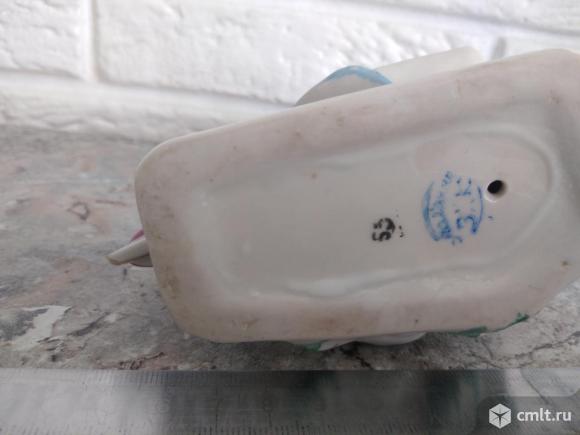 Фарфоровая статуэтка СССР "Конькобежка". Фото 14.