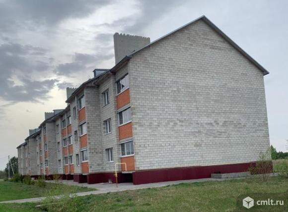Общежитие в 3х этажном 4х секционном жилом доме (36 квартир), с.Борки. Фото 1.