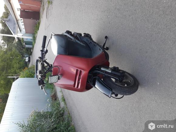 Скутер Honda Lead 50. Фото 1.