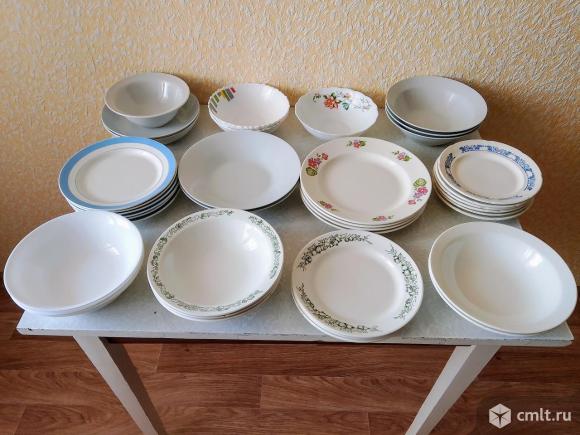 Тарелки, салатники разные. Фото 1.