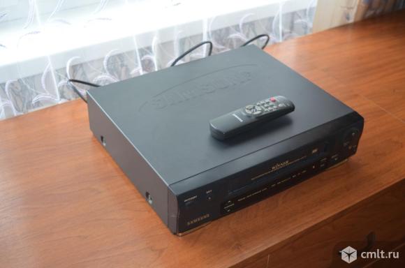 Видеомагнитофон Samsung. Фото 1.