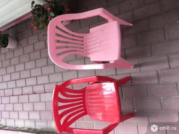 Стул пластиковый. Фото 1.