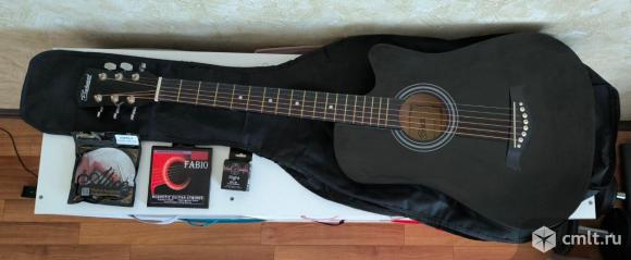 Акустическая гитара. Фото 1.