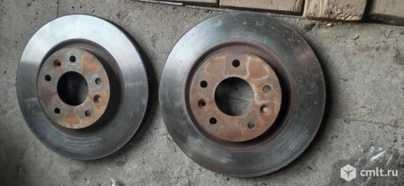 Тормозные диски 2шт. Передние.. Фото 1.