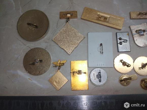 26 шт. Одним лотом. Разные значки. Предприятие и т.д. Фото 10.