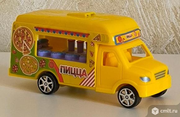 Машинка доставка еды. Фото 1.