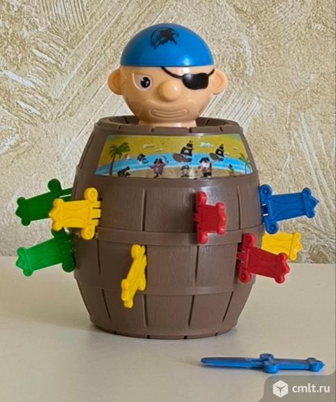 Настольная игра "Бочка с пиратом". Фото 1.