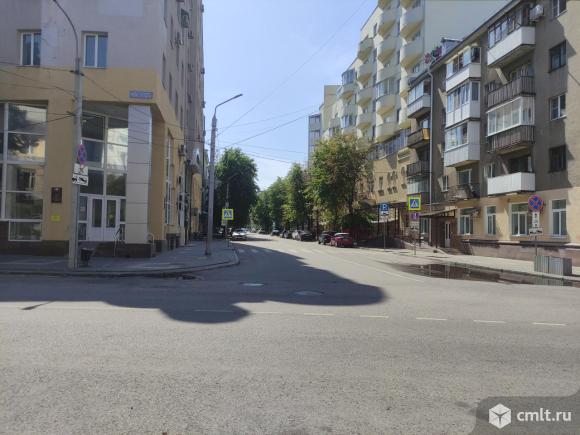 Подвал с входной группой. Фото 1.